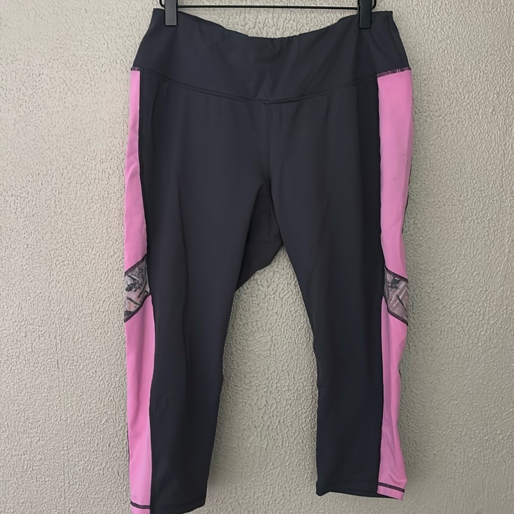 Women’s Plus Size Torrid Active Capri Pants, 00 M/L